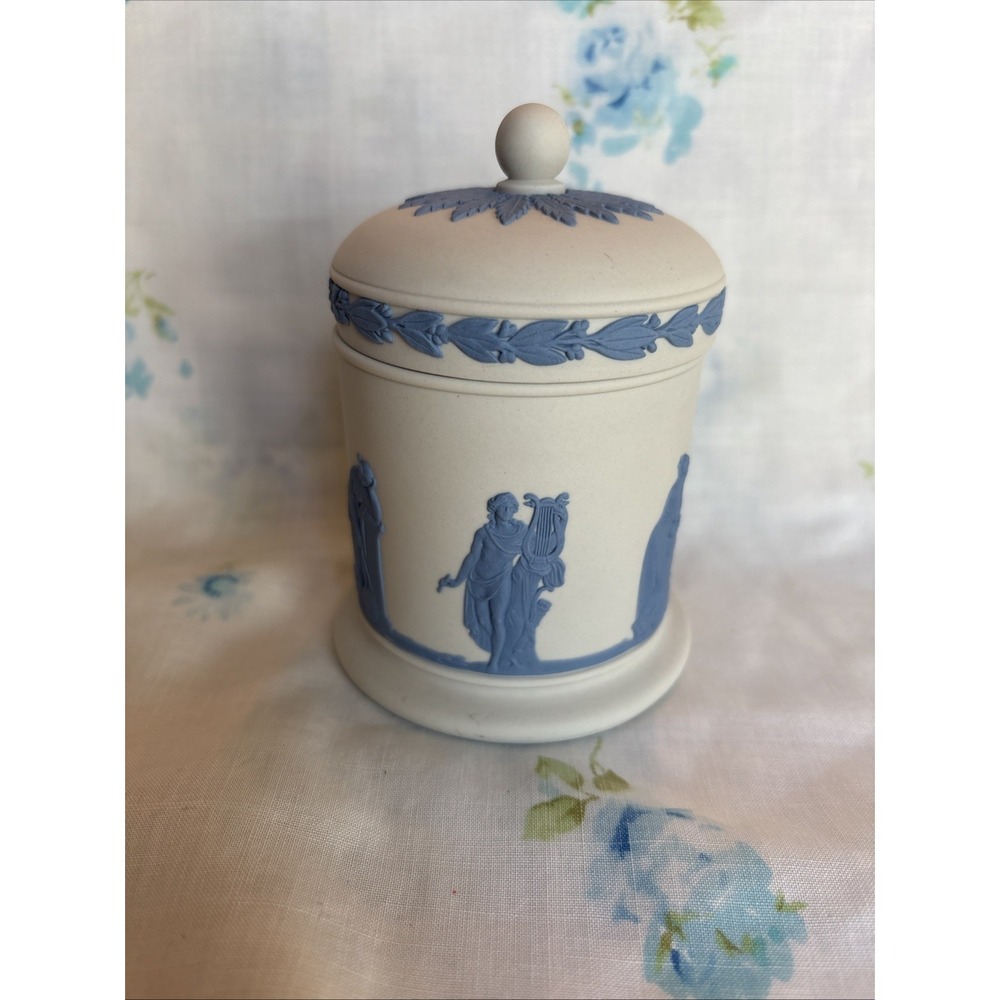 Vintage 1979 Wedgwood Reverse Jasper Blue on White Tobacco Jar Lid Neoclassical